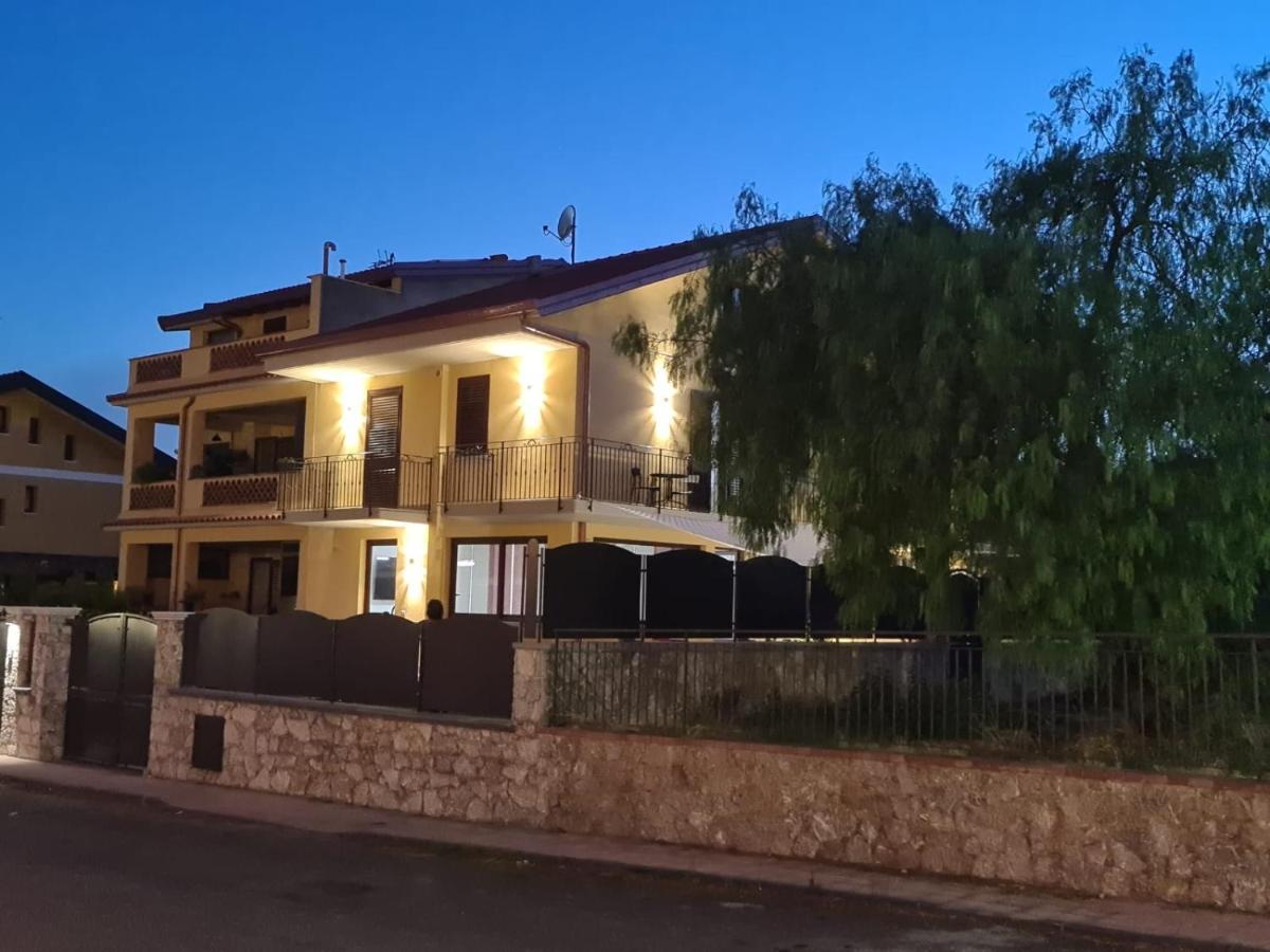 B&B Villa Chiara Bed And Breakfast Таорміна Екстер'єр фото