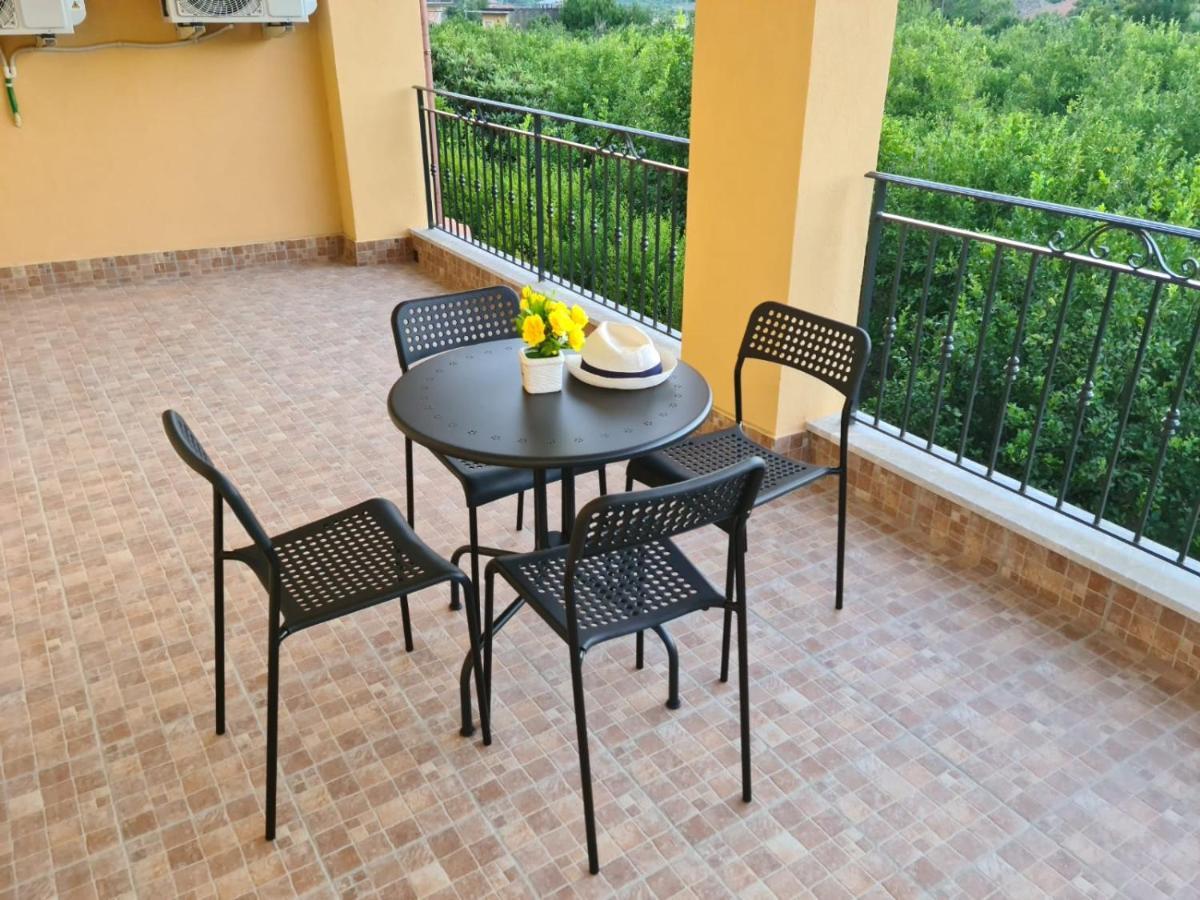 B&B Villa Chiara Bed And Breakfast Таорміна Екстер'єр фото
