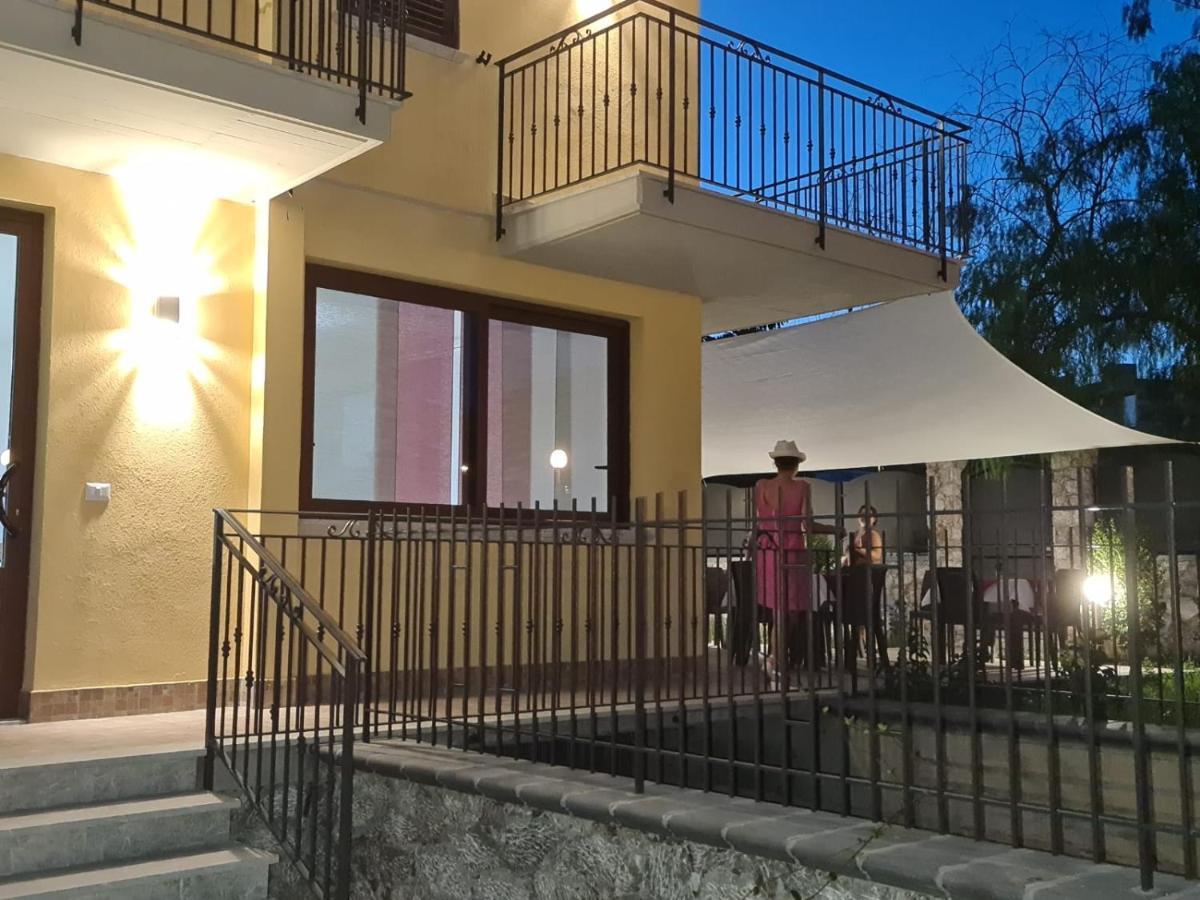 B&B Villa Chiara Bed And Breakfast Таорміна Екстер'єр фото
