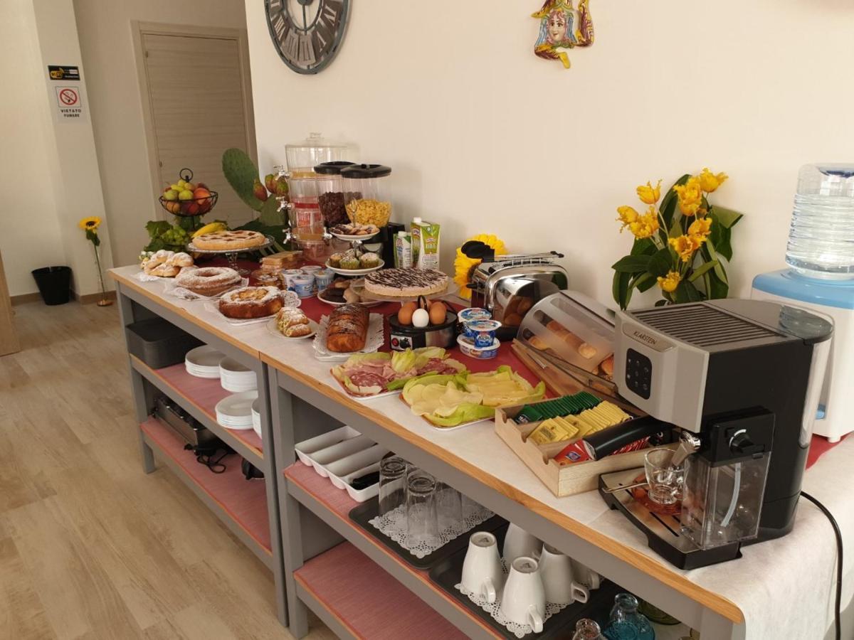 B&B Villa Chiara Bed And Breakfast Таорміна Екстер'єр фото