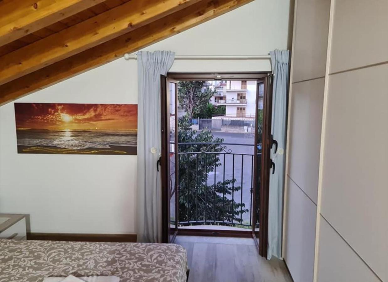 B&B Villa Chiara Bed And Breakfast Таорміна Екстер'єр фото