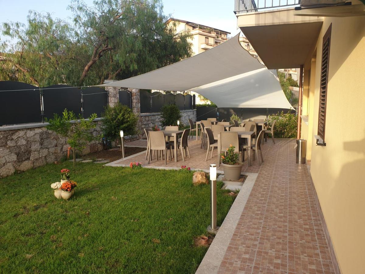 B&B Villa Chiara Bed And Breakfast Таорміна Екстер'єр фото