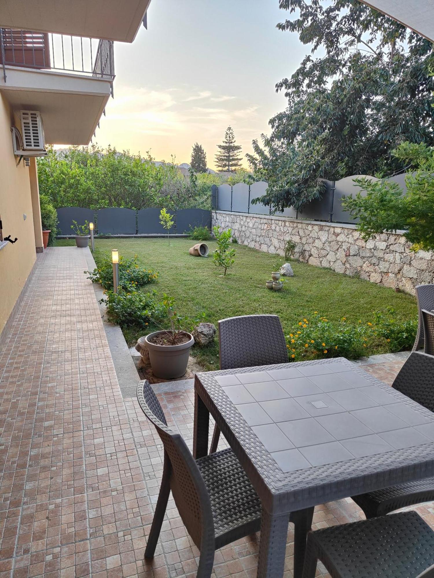 B&B Villa Chiara Bed And Breakfast Таорміна Екстер'єр фото